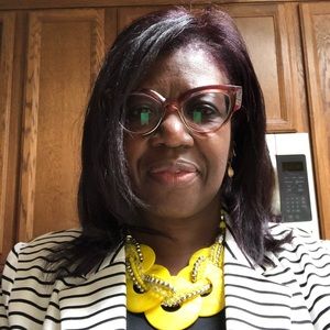 Meet your Posher, Denise